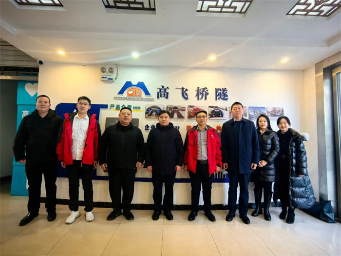 熱烈歡迎國資委物資流通國際合作事務(wù)中心書記、主任王校武一行蒞臨公司走訪調(diào)研