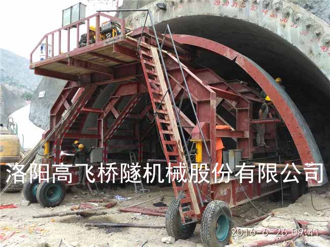 隧道二襯臺車定位后的質(zhì)量檢測